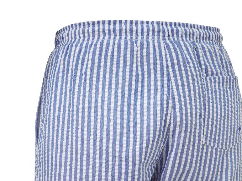Shorts rayés bleu et blanc.