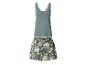 Pyjama femme avec débardeur vert à dentelle et short fleuri.