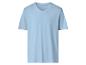 Lichtblauw T-shirt met korte mouwen en V-hals.