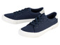 Twee donkerblauwe canvas sneakers met witte zolen.