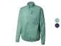 Een groene windjack van Craghoppers.