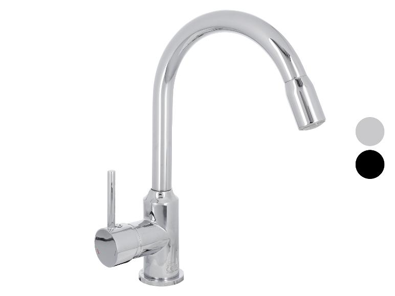 Robinet de cuisine chromé avec douchette extractible et poignée unique.