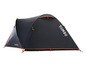 Een zwarte Tambu tent met oranje accenten.