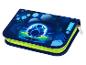Trousse avec motif de ballon de football, dans les tons bleus et verts.