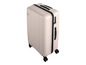 Een witte koffer met wielen van het merk IT Luggage.