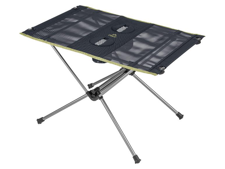 Table de camping pliable avec surface en maille et porte-gobelets.