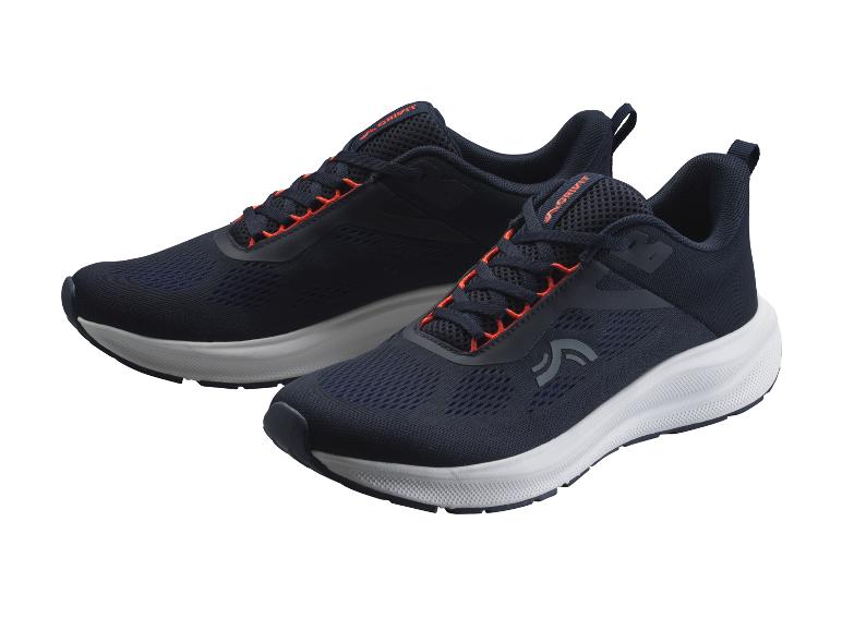 Een paar donkerblauwe hardloopschoenen met oranje veters en witte zolen.