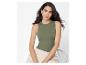 Minimalistische top en broek: elegante, casual look.