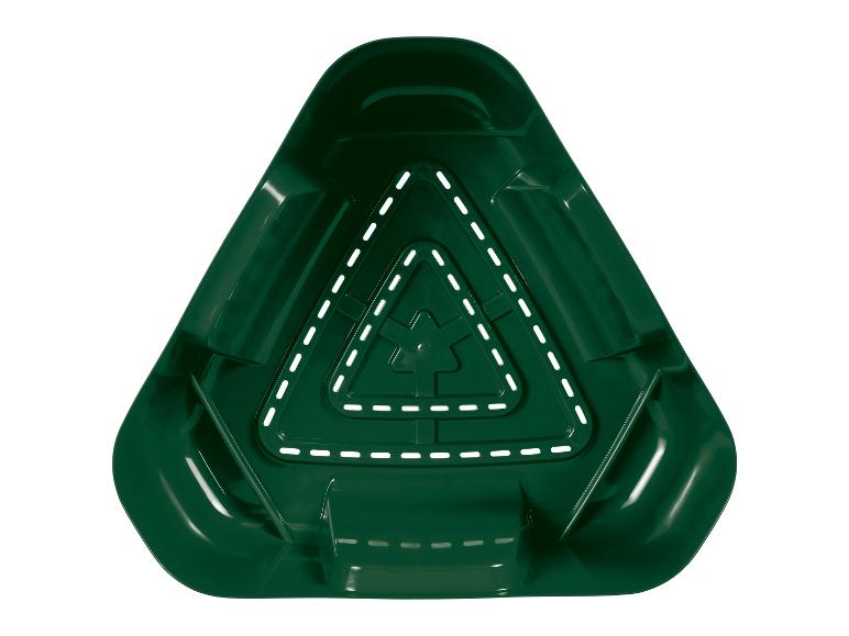 Groene driehoekige compostbak met gaten.