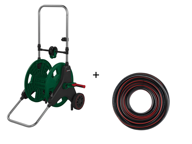 Groene tuinslangwagen met wielen en een opgerolde tuinslang.