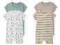 Twee babysetjes: één met sterren- en maanprint, de ander gestreept.