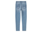 Een paar blauwe jeans voor dames.