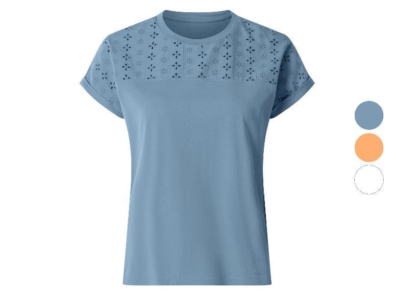 T-shirt femme bleu avec détails brodés aux épaules et aux manches.