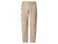 Pantalon cargo beige pour homme avec poches latérales.