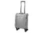 Valise grise avec poignée télescopique et roulettes.