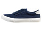 Een donkerblauwe sneaker met witte zool.