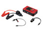 Een Ultimate Speed jumpstarter met jumpstartkabels, USB-kabel en 12V-aansluiting.