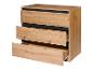 Une commode en bois avec trois tiroirs, dont un est ouvert.