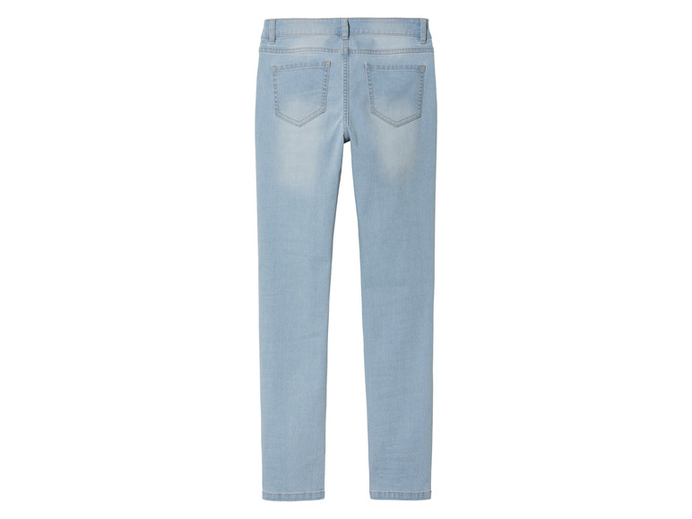 Jeans skinny bleu clair pour femmes.