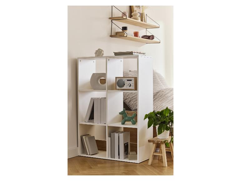 Witte LIVARNO home Liverpool-kast met 6 vakken in een slaapkamer.