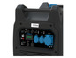 Een Güde ISG 6600-3 E benzinegenerator met stopcontacten en bedieningspaneel.