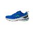 Blauwe sportschoenen, modern design.