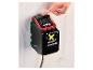 Een zwarte Parkside-batterijlader met een rode X20V TEAM-sticker.