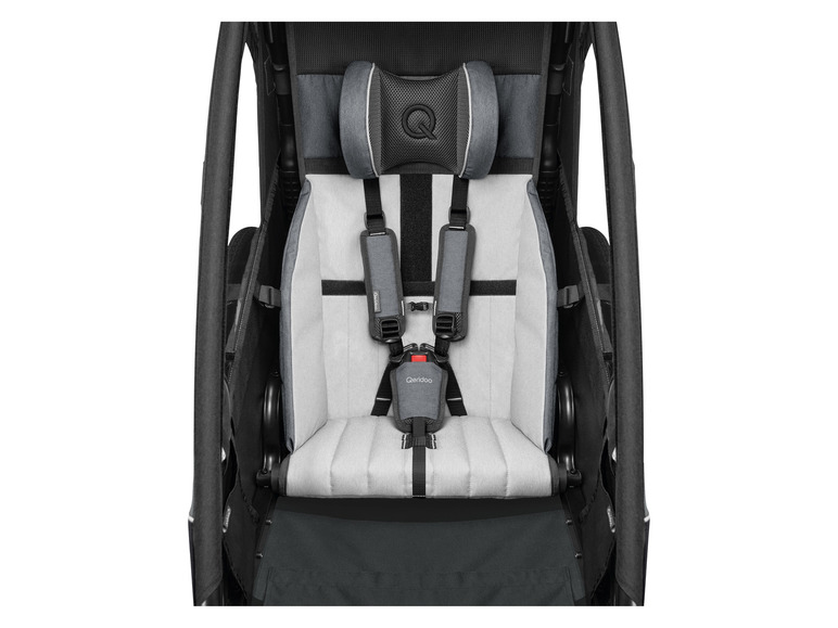Un siège gris avec une ceinture de sécurité Qeridoo.