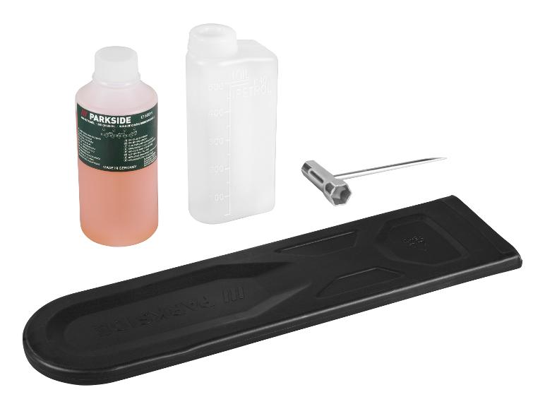 Accessoires de tronçonneuse Parkside : huile de chaîne bio, bouteille doseuse, clé et protège-lame