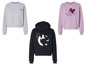 Drie Disney-sweaters: Mickey Mouse, Donald Duck en Minnie Mouse.