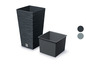 Twee Lechuza Cube plantenbakken in grijs en zwart.