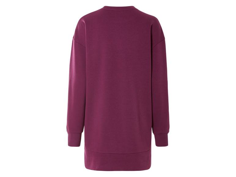 Een donkerrode sweaterjurk met lange mouwen.