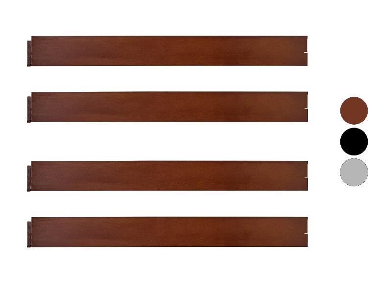 Quatre planches de bois marron avec des échantillons de couleur sur le côté