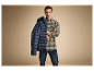 Homme en chemise en flanelle et veste