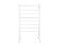 Wit vrijstaand handdoekenrek met zeven verwarmingsstangen en stroomkabel.