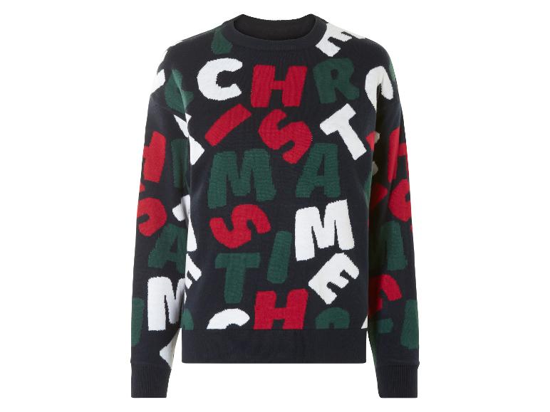 Un pull bleu à motifs de Noël