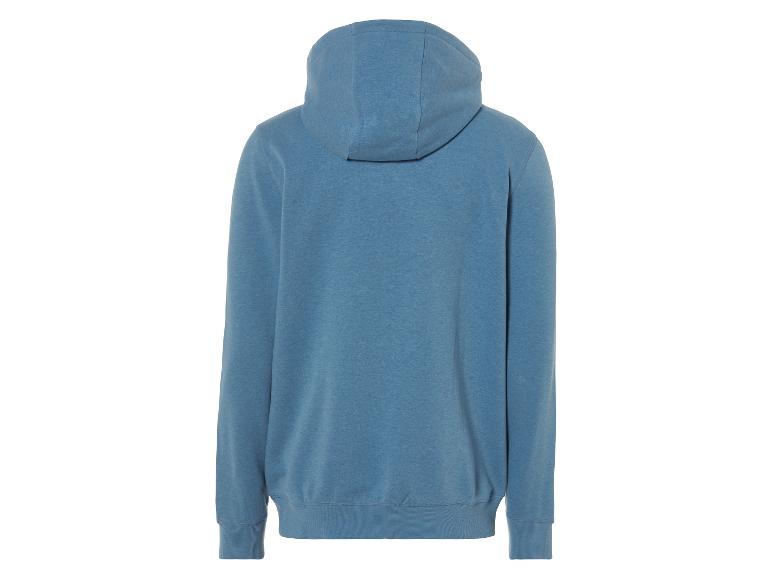 Een blauwe hoodie met lange mouwen
