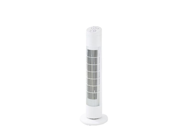Witte torenventilator met bedieningsknoppen bovenaan