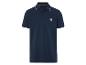 Donkerblauw poloshirt met contrasterende kraag.
