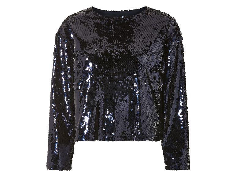 Un haut bleu foncé brillant à manches longues, recouvert de paillettes.