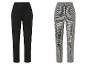 Deux pantalons : un pantalon noir et un pantalon à carreaux.