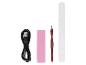 Câble USB, polissoir à ongles rose, coupe-cuticules et lime à ongles.
