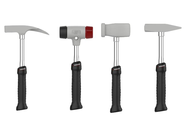 Vier verschillende hamers met grijze koppen en zwarte handvatten.