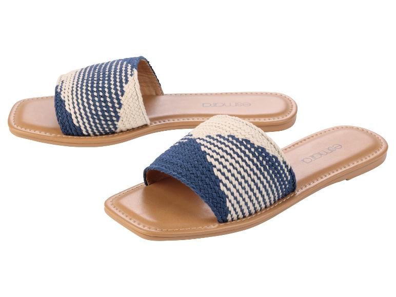 Sandales Esmara bleu marine et blanc cassé.