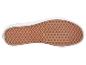 Semelle de chaussure en caoutchouc marron avec motif diamant et hexagonal sur fond blanc.