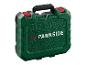 Mallette à outils verte Parkside avec fermoirs rouges et poignée noire.