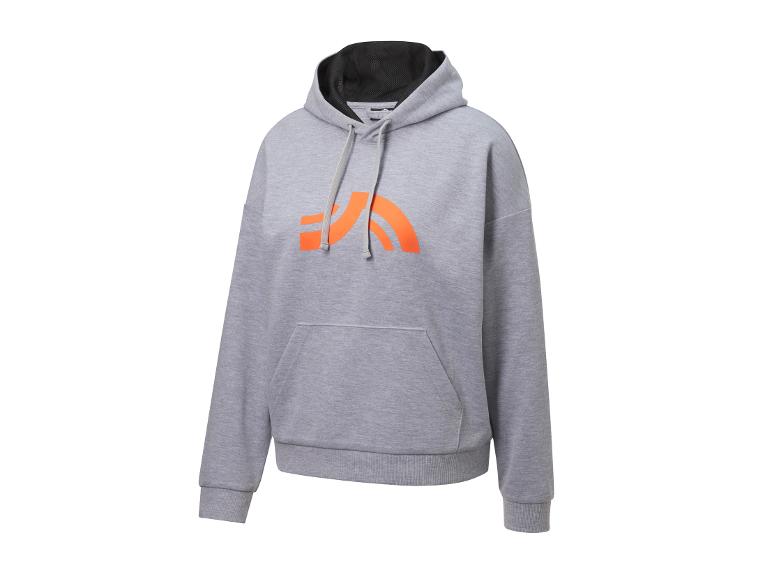 Sweat-shirt à capuche gris avec logo orange.