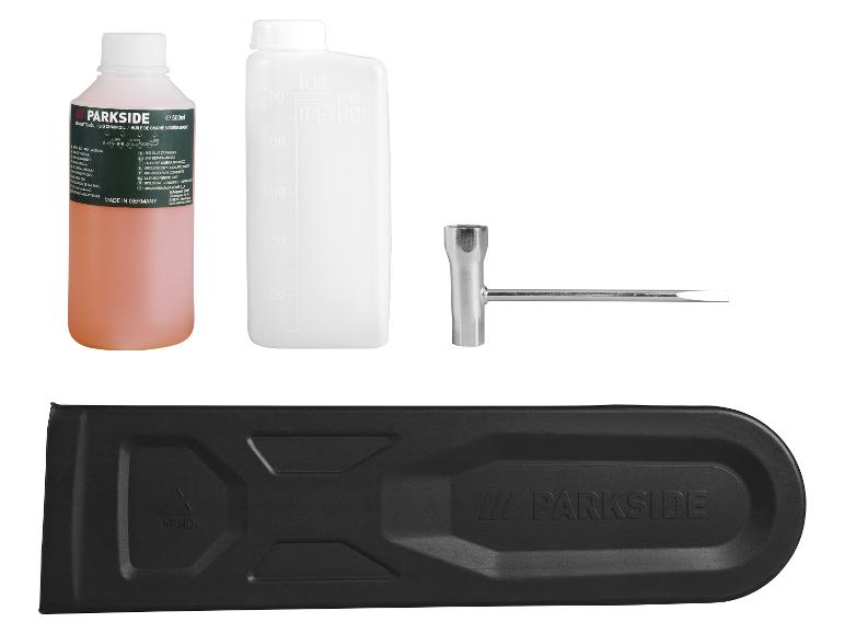 Parkside kettingzaagaccessoires: bio-kettingolie, maatfles, moersleutel en zaagbladbeschermer.