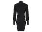 Robe en tricot noire à manches longues.