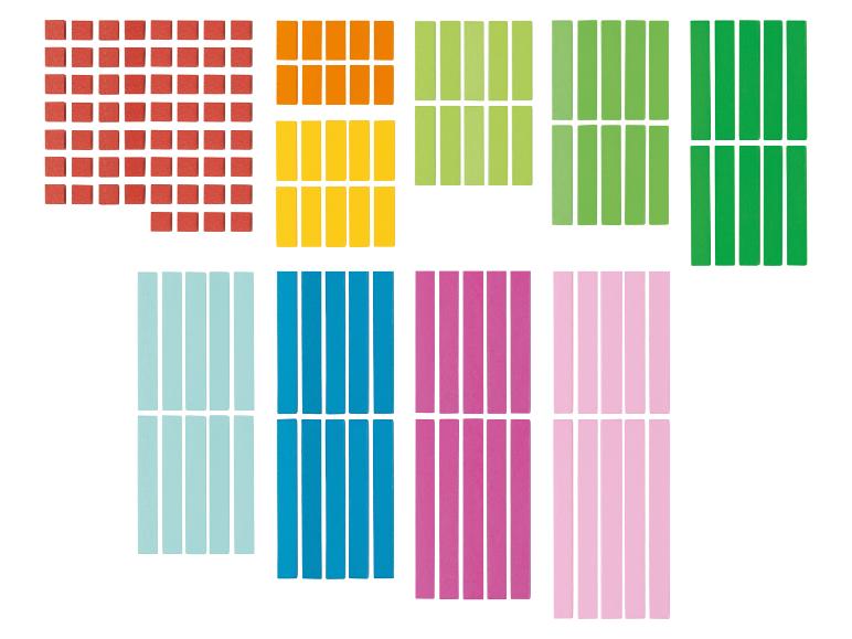 Blocs de bois de couleurs en forme de carrés et de rectangles.